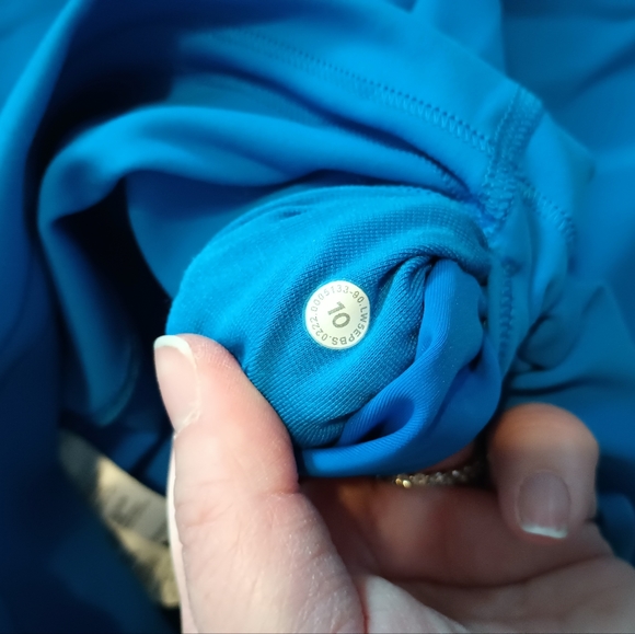 **SOLD** NWOT Lululemon limited edition leggings - Picture 5 of 5